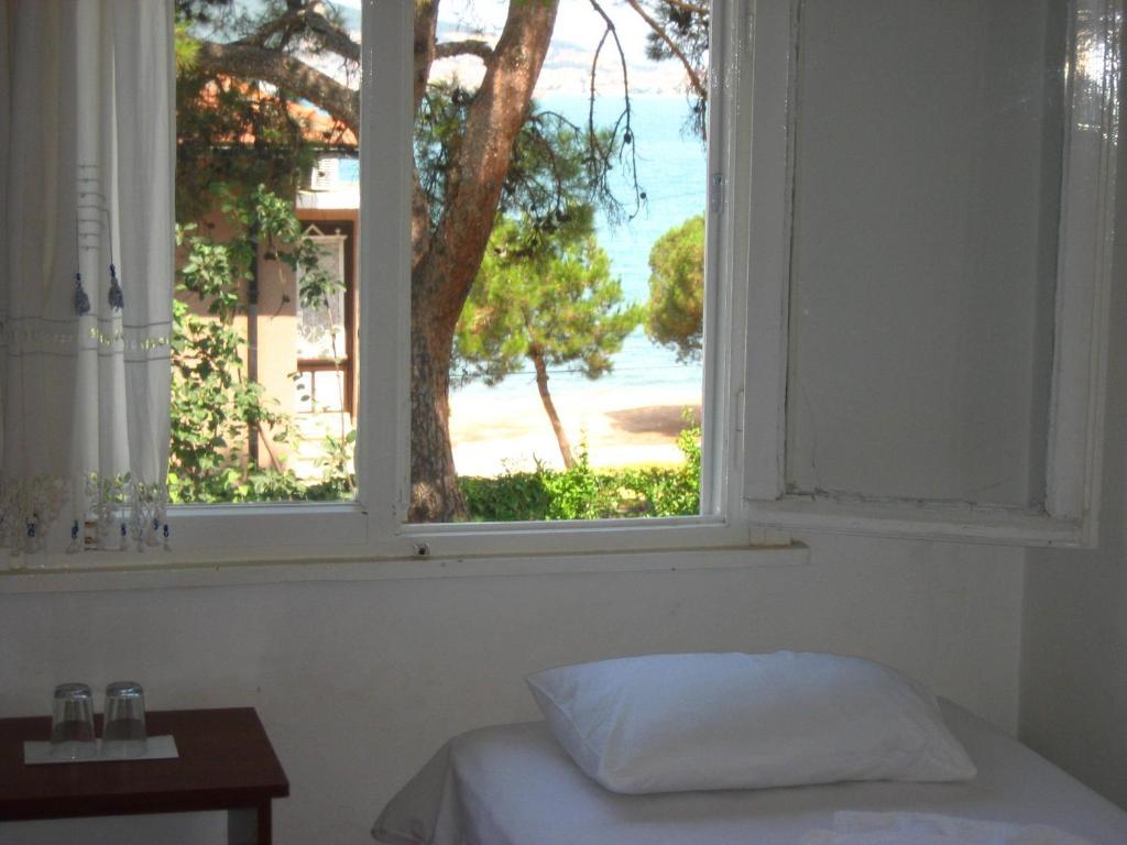 Mavi Pension Otel Ayvalı Dış mekan fotoğraf